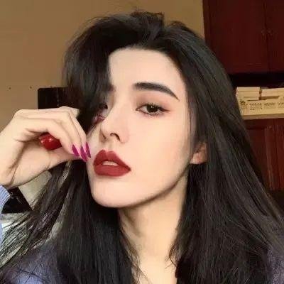 白色的女人